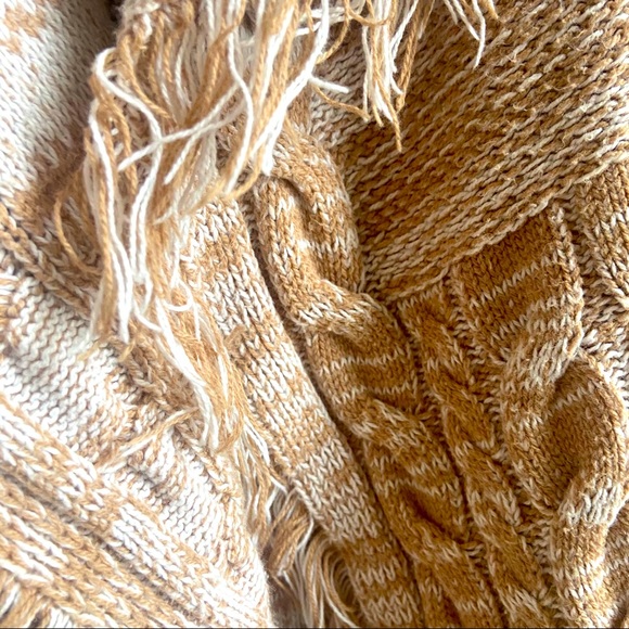 Cullen boutique tan beige and white cardigan - Picture 3 of 4